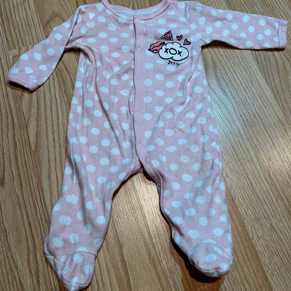 Betsey Johnson Baby Girl Pink Polka Dot XOX Cloud Footie Sleeper